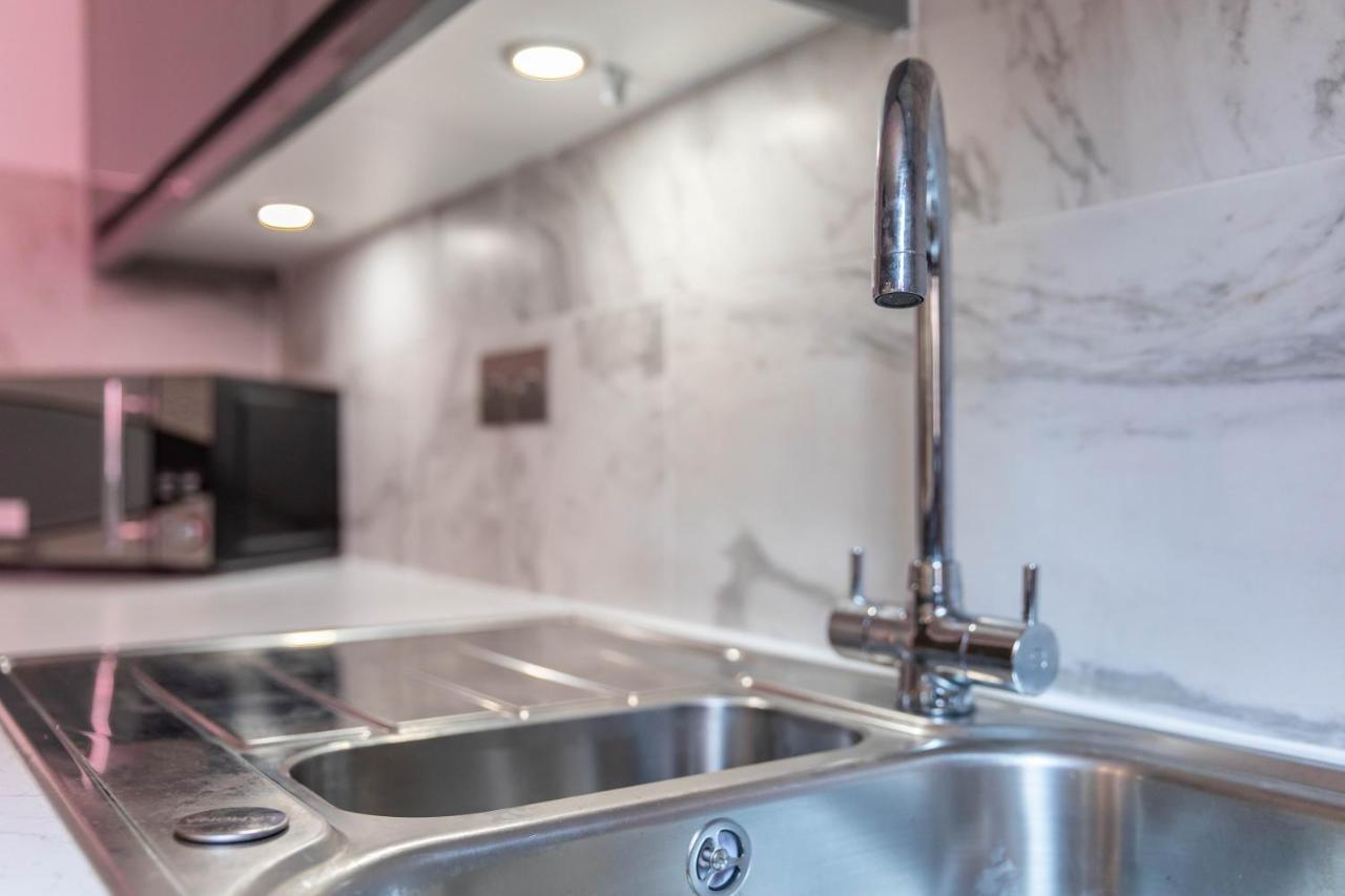 Stunning 1 Bed Merchant City Apartment With Parking Glasgow Dış mekan fotoğraf